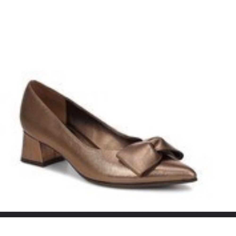 Naturalizer Mavis metallic leather bow pumps in old gold size 7